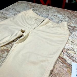 Ladies White House/Black Market light tan capri pants